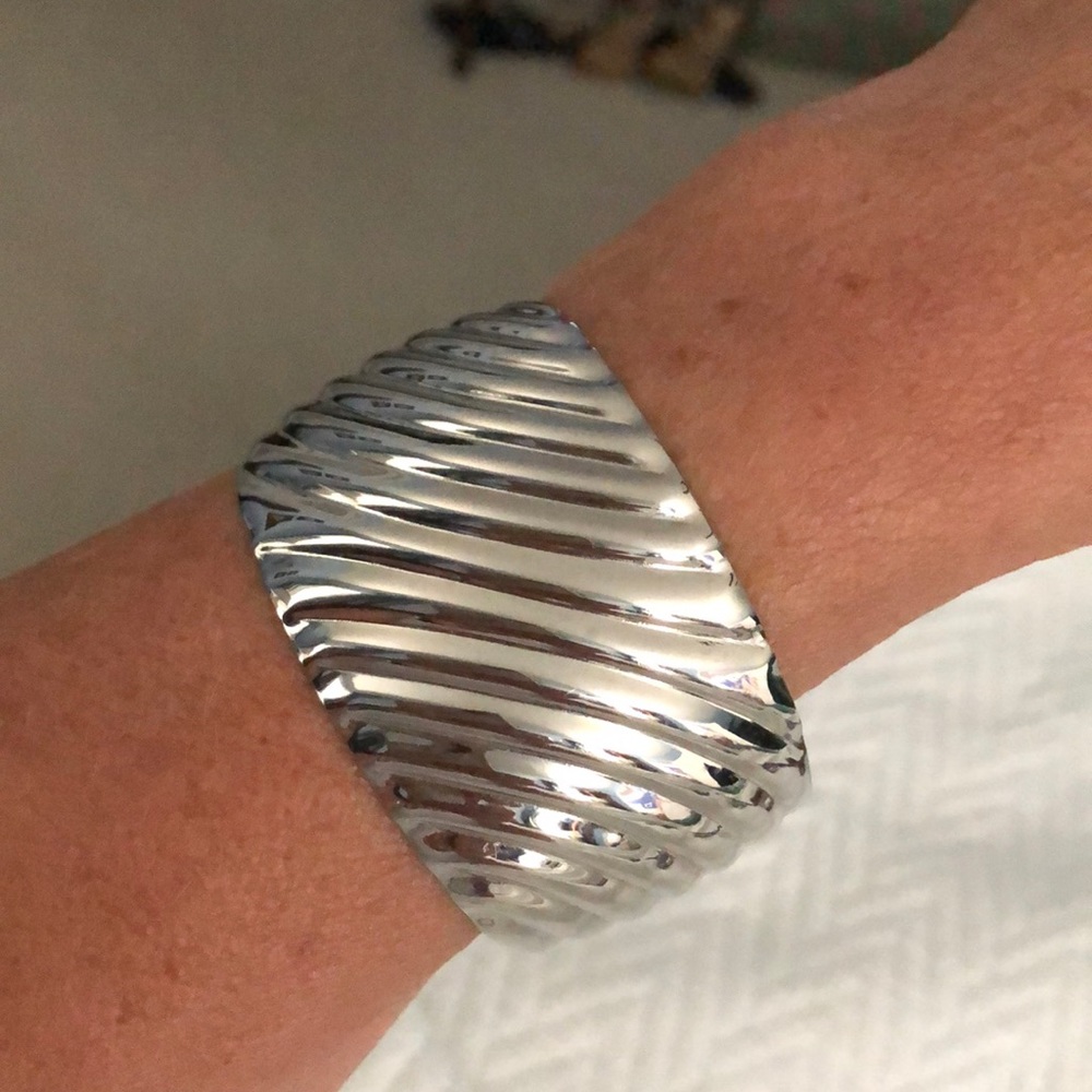 Silver tone bracelet